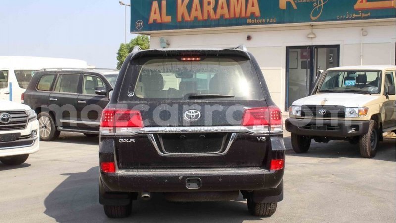 Big with watermark toyota land cruiser cabo delgado import dubai 7358