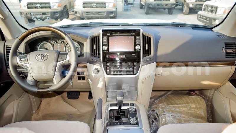 Big with watermark toyota land cruiser cabo delgado import dubai 7360