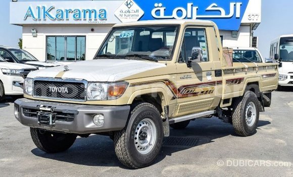 Tenga Imported Toyota Land Cruiser Beige Mota in Import - Dubai in Cabo Delgado Tenga Imported Toyota Land Cruiser Beige Mota in Import - Dubai in Cabo Delgado