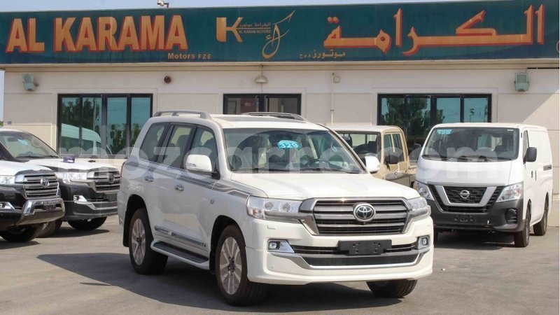 Big with watermark toyota land cruiser cabo delgado import dubai 7364