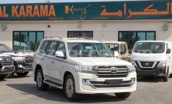 Tenga Imported Toyota Land Cruiser Chena Mota in Import - Dubai in Cabo Delgado Tenga Imported Toyota Land Cruiser Chena Mota in Import - Dubai in Cabo Delgado