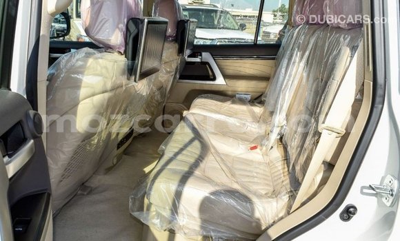 Buy Import Toyota Land Cruiser White Car in Import - Dubai in Cabo Delgado Buy Import Toyota Land Cruiser White Car in Import - Dubai in Cabo Delgado