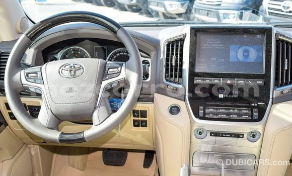 Buy Import Toyota Land Cruiser White Car in Import - Dubai in Cabo Delgado Buy Import Toyota Land Cruiser White Car in Import - Dubai in Cabo Delgado