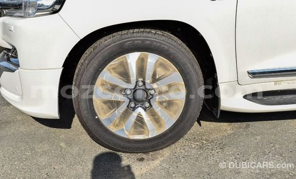 Buy Import Toyota Land Cruiser White Car in Import - Dubai in Cabo Delgado Buy Import Toyota Land Cruiser White Car in Import - Dubai in Cabo Delgado