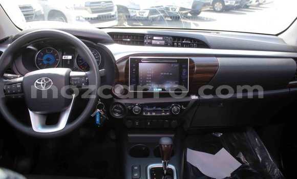 Comprar Importar Toyota Hilux Branco Carro em Import - Dubai em Cabo Delgado Comprar Importar Toyota Hilux Branco Carro em Import - Dubai em Cabo Delgado