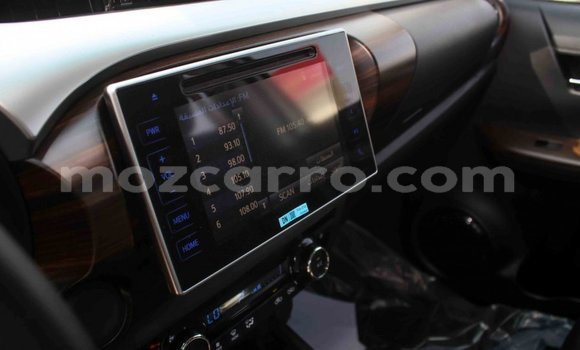 Comprar Importar Toyota Hilux Branco Carro em Import - Dubai em Cabo Delgado Comprar Importar Toyota Hilux Branco Carro em Import - Dubai em Cabo Delgado