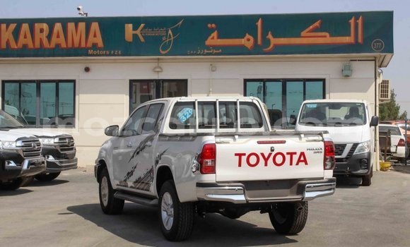 Comprar Importar Toyota Hilux Branco Carro em Import - Dubai em Cabo Delgado Comprar Importar Toyota Hilux Branco Carro em Import - Dubai em Cabo Delgado