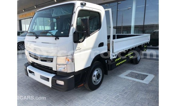 Tenga Imported Mitsubishi Canter Chena Rori in Import - Dubai in Cabo Delgado Tenga Imported Mitsubishi Canter Chena Rori in Import - Dubai in Cabo Delgado
