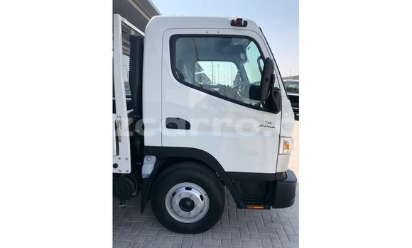 Tenga Imported Mitsubishi Canter Chena Rori in Import - Dubai in Cabo Delgado Tenga Imported Mitsubishi Canter Chena Rori in Import - Dubai in Cabo Delgado