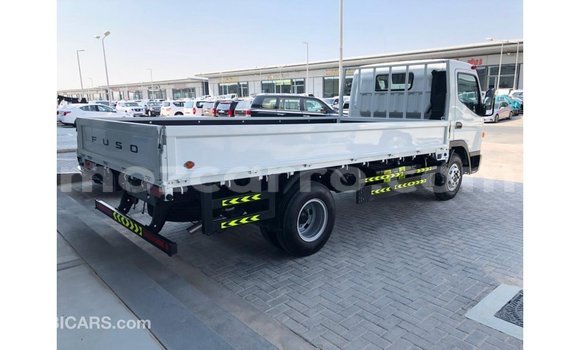 Tenga Imported Mitsubishi Canter Chena Rori in Import - Dubai in Cabo Delgado Tenga Imported Mitsubishi Canter Chena Rori in Import - Dubai in Cabo Delgado