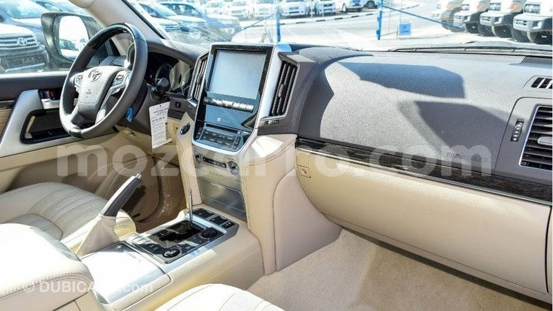 Big with watermark toyota land cruiser cabo delgado import dubai 7374