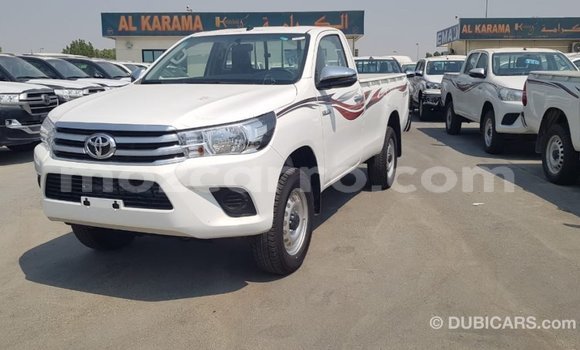 Comprar Importar Toyota Hilux Branco Carro em Import - Dubai em Cabo Delgado Comprar Importar Toyota Hilux Branco Carro em Import - Dubai em Cabo Delgado