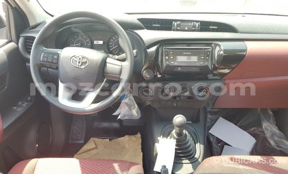 Comprar Importar Toyota Hilux Branco Carro em Import - Dubai em Cabo Delgado Comprar Importar Toyota Hilux Branco Carro em Import - Dubai em Cabo Delgado