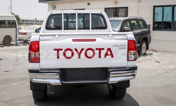 Comprar Importar Toyota Hilux Branco Carro em Import - Dubai em Cabo Delgado Comprar Importar Toyota Hilux Branco Carro em Import - Dubai em Cabo Delgado