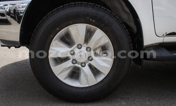 Comprar Importar Toyota Hilux Branco Carro em Import - Dubai em Cabo Delgado Comprar Importar Toyota Hilux Branco Carro em Import - Dubai em Cabo Delgado