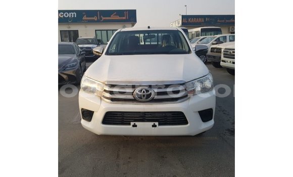 Comprar Importar Toyota Hilux Branco Carro em Import - Dubai em Cabo Delgado Comprar Importar Toyota Hilux Branco Carro em Import - Dubai em Cabo Delgado