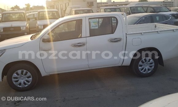 Comprar Importar Toyota Hilux Branco Carro em Import - Dubai em Cabo Delgado Comprar Importar Toyota Hilux Branco Carro em Import - Dubai em Cabo Delgado