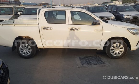 Comprar Importar Toyota Hilux Branco Carro em Import - Dubai em Cabo Delgado Comprar Importar Toyota Hilux Branco Carro em Import - Dubai em Cabo Delgado