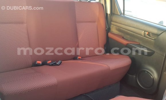 Comprar Importar Toyota Hilux Branco Carro em Import - Dubai em Cabo Delgado Comprar Importar Toyota Hilux Branco Carro em Import - Dubai em Cabo Delgado