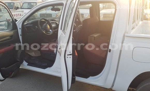 Comprar Importar Toyota Hilux Branco Carro em Import - Dubai em Cabo Delgado Comprar Importar Toyota Hilux Branco Carro em Import - Dubai em Cabo Delgado