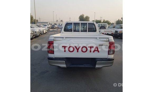 Comprar Importar Toyota Hilux Branco Carro em Import - Dubai em Cabo Delgado Comprar Importar Toyota Hilux Branco Carro em Import - Dubai em Cabo Delgado
