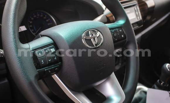 Comprar Importar Toyota Hilux Branco Carro em Import - Dubai em Cabo Delgado Comprar Importar Toyota Hilux Branco Carro em Import - Dubai em Cabo Delgado