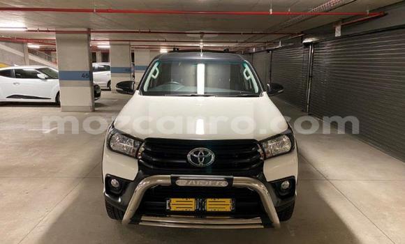 Buy Used Toyota Hilux White Car in Nampula in Nampula Buy Used Toyota Hilux White Car in Nampula in Nampula
