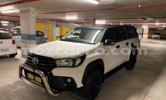 Buy Used Toyota Hilux White Car in Nampula in Nampula Buy Used Toyota Hilux White Car in Nampula in Nampula