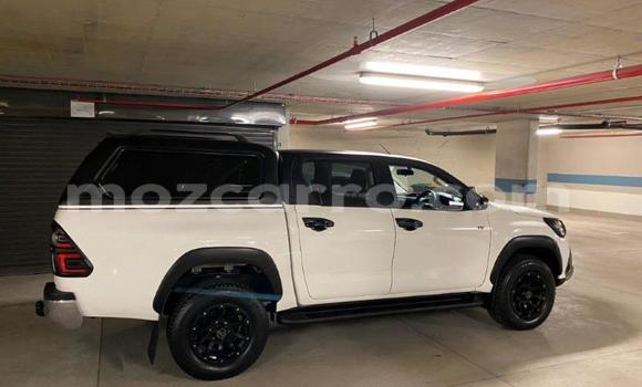 Buy Used Toyota Hilux White Car in Nampula in Nampula Buy Used Toyota Hilux White Car in Nampula in Nampula