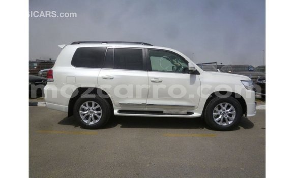 Tenga Imported Toyota Land Cruiser Chena Mota in Import - Dubai in Cabo Delgado Tenga Imported Toyota Land Cruiser Chena Mota in Import - Dubai in Cabo Delgado
