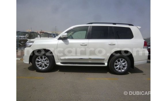 Tenga Imported Toyota Land Cruiser Chena Mota in Import - Dubai in Cabo Delgado Tenga Imported Toyota Land Cruiser Chena Mota in Import - Dubai in Cabo Delgado