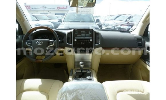 Nunua Imported Toyota Land Cruiser Nyeupe Gari ndani ya Import - Dubai nchini Cabo Delgado Nunua Imported Toyota Land Cruiser Nyeupe Gari ndani ya Import - Dubai nchini Cabo Delgado