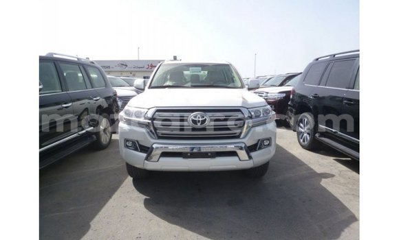Nunua Imported Toyota Land Cruiser Nyeupe Gari ndani ya Import - Dubai nchini Cabo Delgado Nunua Imported Toyota Land Cruiser Nyeupe Gari ndani ya Import - Dubai nchini Cabo Delgado
