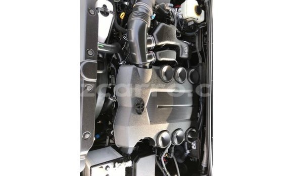 Tenga Imported Toyota Prado Nhema Mota in Import - Dubai in Cabo Delgado Tenga Imported Toyota Prado Nhema Mota in Import - Dubai in Cabo Delgado