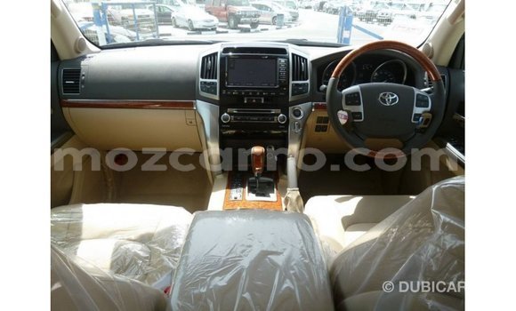 Nunua Imported Toyota Land Cruiser Nyeupe Gari ndani ya Import - Dubai nchini Cabo Delgado Nunua Imported Toyota Land Cruiser Nyeupe Gari ndani ya Import - Dubai nchini Cabo Delgado