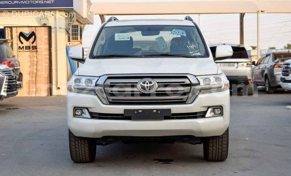 Tenga Imported Toyota Land Cruiser Chena Mota in Import - Dubai in Cabo Delgado Tenga Imported Toyota Land Cruiser Chena Mota in Import - Dubai in Cabo Delgado