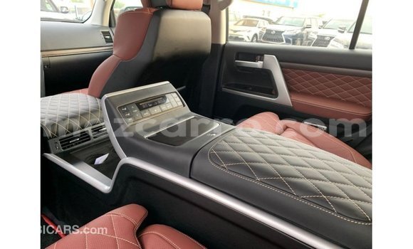 Tenga Imported Toyota Land Cruiser Nhema Mota in Import - Dubai in Cabo Delgado Tenga Imported Toyota Land Cruiser Nhema Mota in Import - Dubai in Cabo Delgado