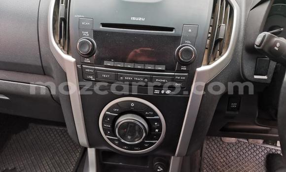 Tenga Tsaru Isuzu KB Chena Mota in Nampula in Nampula Tenga Tsaru Isuzu KB Chena Mota in Nampula in Nampula