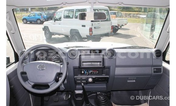 Tenga Imported Toyota Land Cruiser Chena Mota in Import - Dubai in Cabo Delgado Tenga Imported Toyota Land Cruiser Chena Mota in Import - Dubai in Cabo Delgado