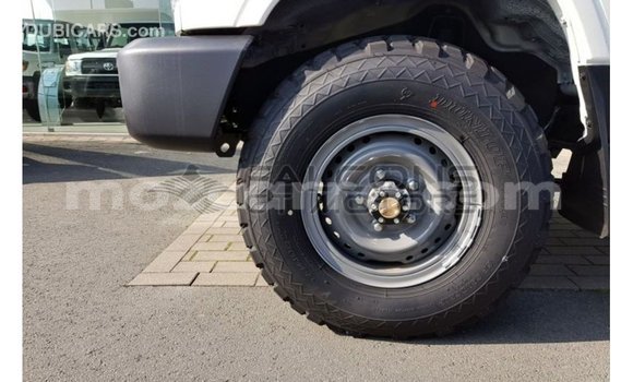 Buy Import Toyota Land Cruiser White Car in Import - Dubai in Cabo Delgado Buy Import Toyota Land Cruiser White Car in Import - Dubai in Cabo Delgado