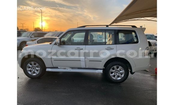 Comprar Importar Mitsubishi Pajero Preto Carro em Import - Dubai em Cabo Delgado Comprar Importar Mitsubishi Pajero Preto Carro em Import - Dubai em Cabo Delgado