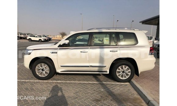 Buy Import Toyota Land Cruiser White Car in Import - Dubai in Cabo Delgado Buy Import Toyota Land Cruiser White Car in Import - Dubai in Cabo Delgado