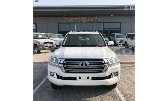 Buy Import Toyota Land Cruiser White Car in Import - Dubai in Cabo Delgado Buy Import Toyota Land Cruiser White Car in Import - Dubai in Cabo Delgado