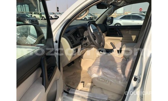Buy Import Toyota Land Cruiser White Car in Import - Dubai in Cabo Delgado Buy Import Toyota Land Cruiser White Car in Import - Dubai in Cabo Delgado