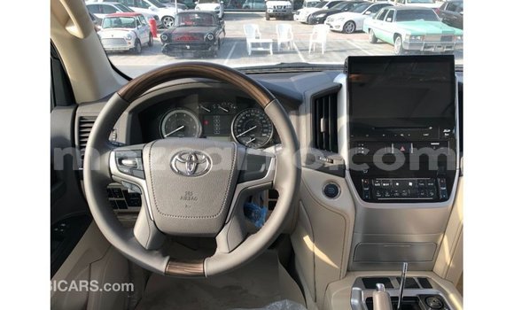 Buy Import Toyota Land Cruiser White Car in Import - Dubai in Cabo Delgado Buy Import Toyota Land Cruiser White Car in Import - Dubai in Cabo Delgado