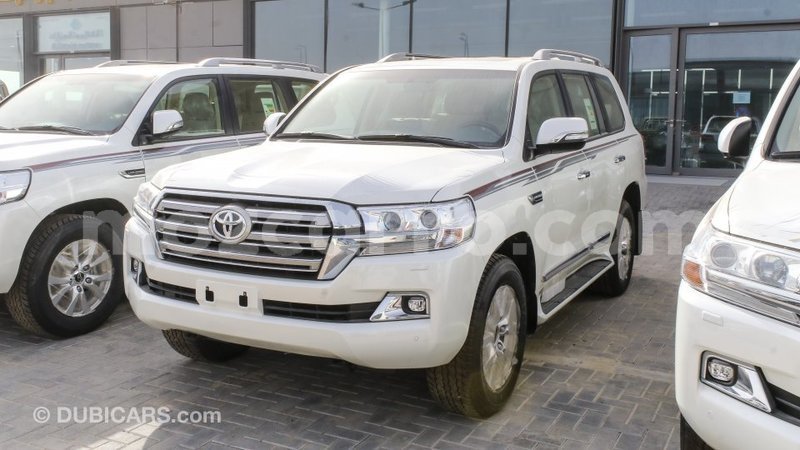 Big with watermark toyota land cruiser cabo delgado import dubai 7478