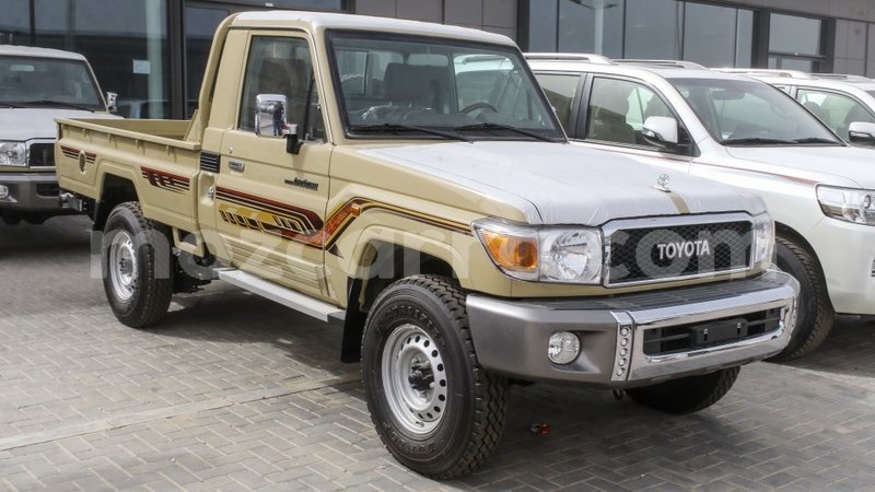 Big with watermark toyota land cruiser cabo delgado import dubai 7479