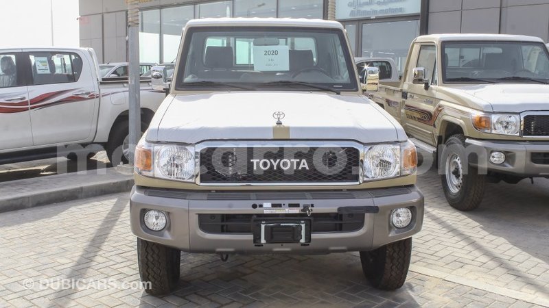 Big with watermark toyota land cruiser cabo delgado import dubai 7481