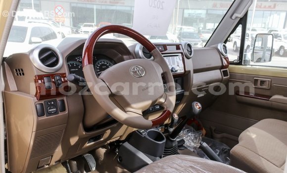 Buy Import Toyota Land Cruiser Beige Car in Import - Dubai in Cabo Delgado Buy Import Toyota Land Cruiser Beige Car in Import - Dubai in Cabo Delgado