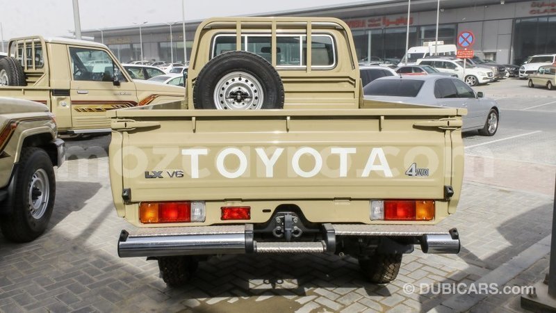 Big with watermark toyota land cruiser cabo delgado import dubai 7481